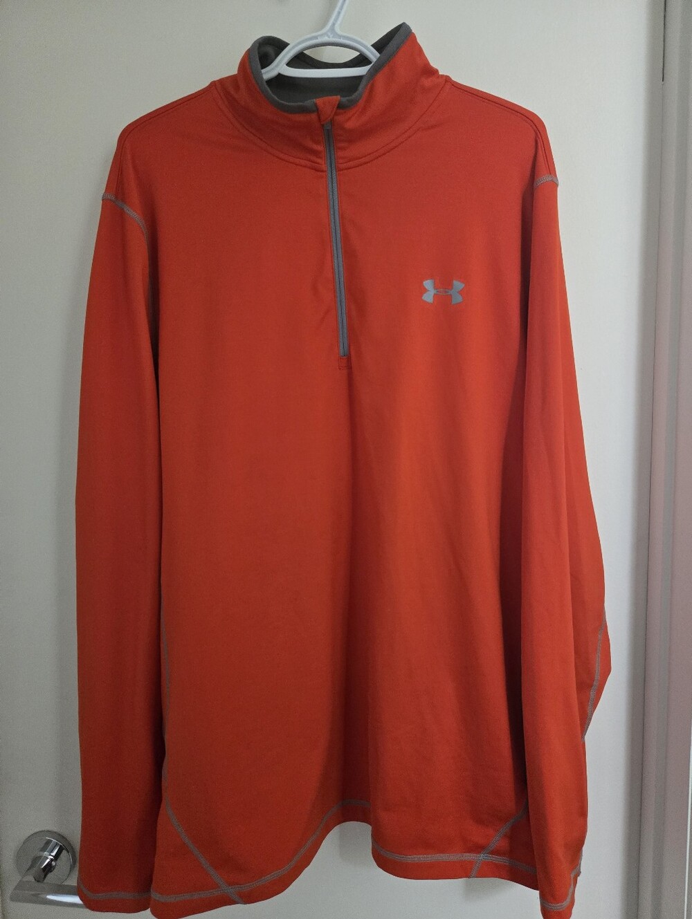 Mens Under Armour Pull Over Half Zip Sweatshirt - XL